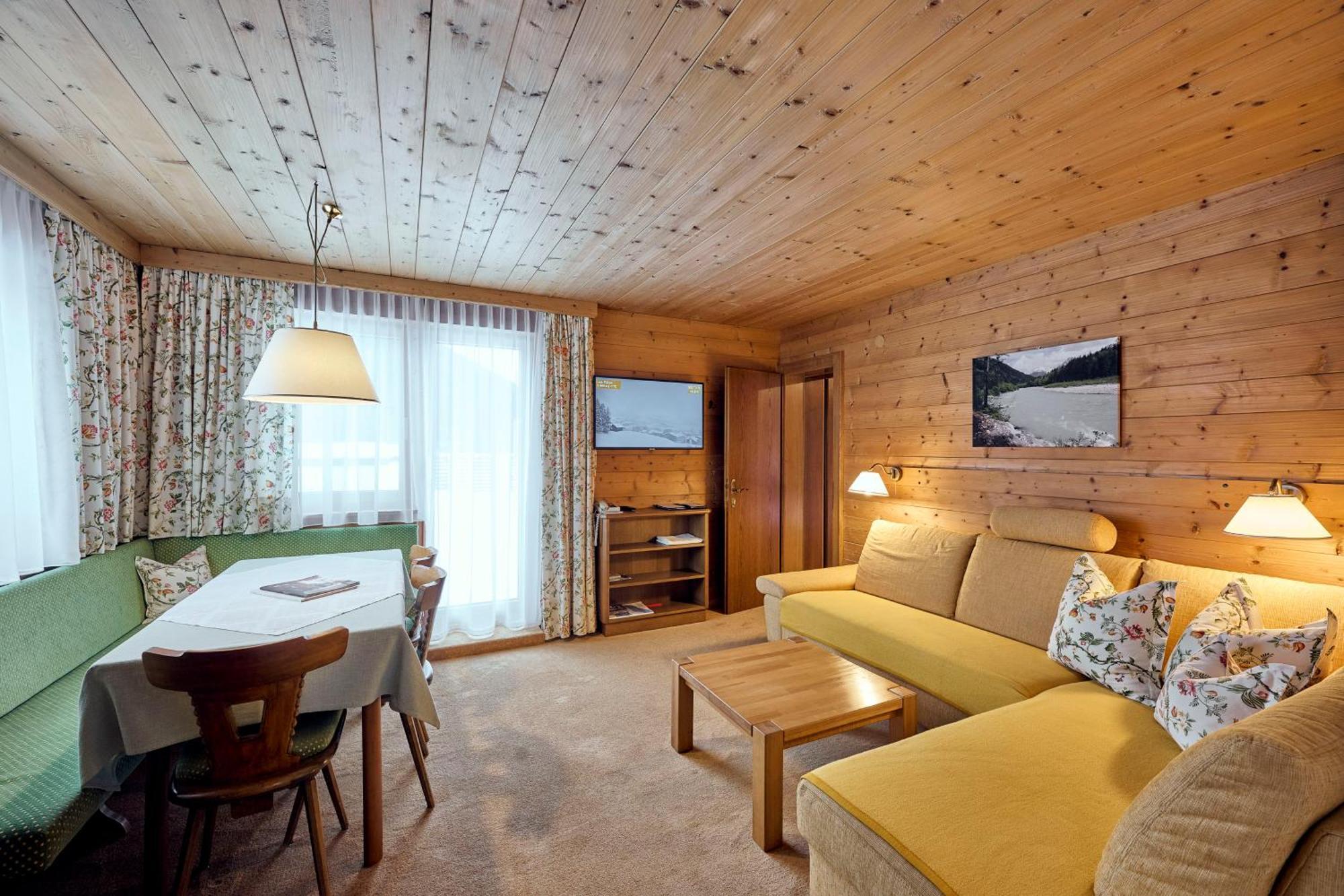 Appartementhaus Holiday Lech am Arlberg Zewnętrze zdjęcie